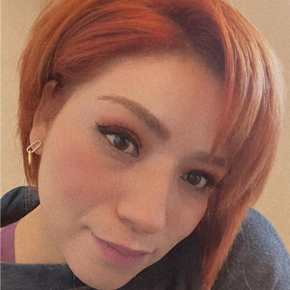Meet your Posher, Mayra - Picture 1 of 1